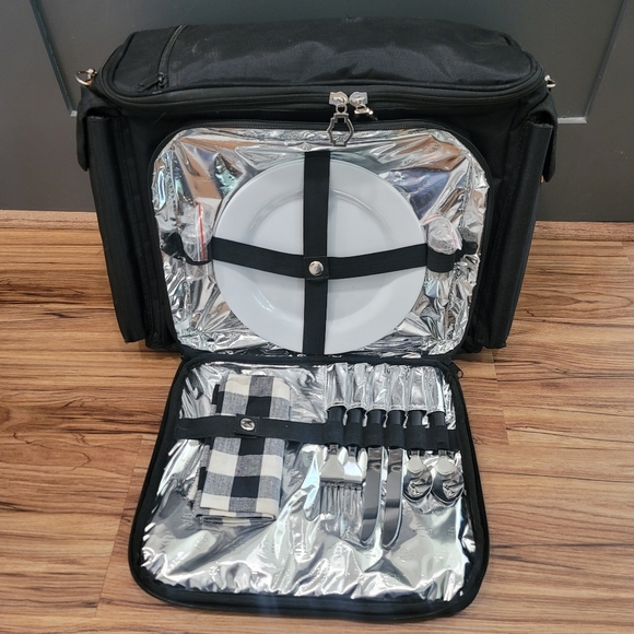 Harley Davidson Black Insulated Travel Cooler Bag with Full Picnic Set - Picture 2 of 12